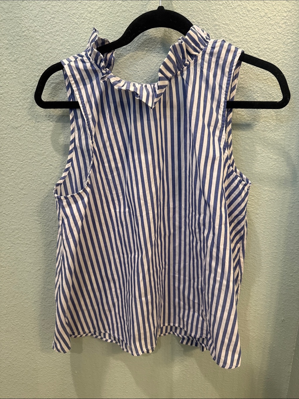 Pomander Place Blue and White Striped Ruffle Neck Sleeveless Top Large